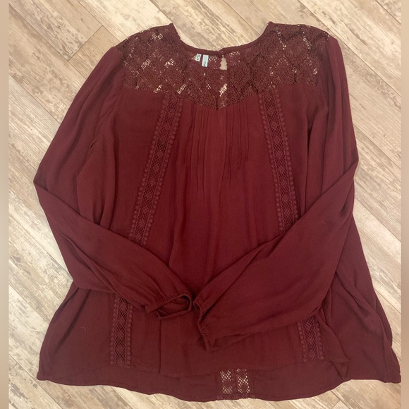 Maurices Blouse with Lace - Picture 5 of 5